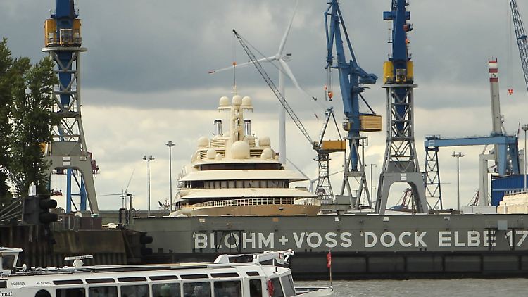 Ungarn will unter anderem erzwingen, dass der Eigner der seit Monaten in Hamburg festsitzenden Megajacht Dilbar, Alischer Usmanow, von der Sanktionsliste der EU gestrichen wird. 
