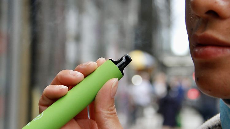 Juul habe "eine neue Generation von Nikotin-Abhängigen" geschaffen, so der Staatsanwalt von Connecticut.