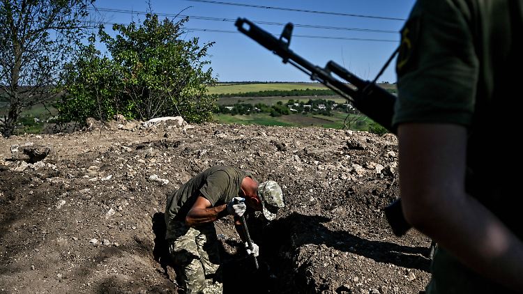 Erstarkende Gegenwehr: Ukrainische Soldaten beim Stellungsbau, hier im Süden der Ukraine.