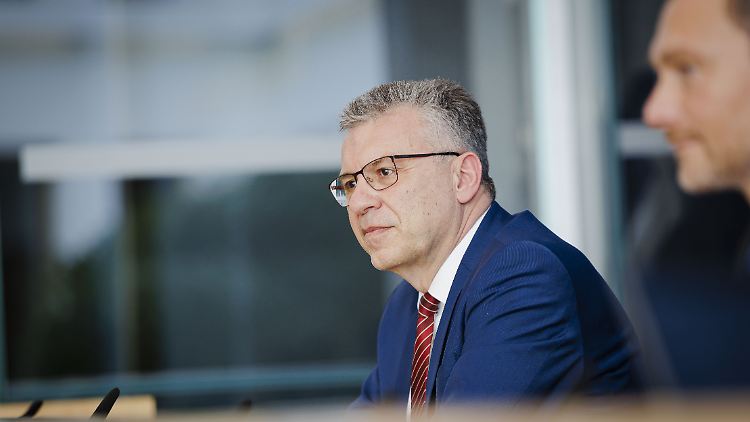 Ist derzeit unter Finanzminister Lindner für den Bundeshaushalt zuständig: Werner Gatzer, der "ewige Staatssekretär".