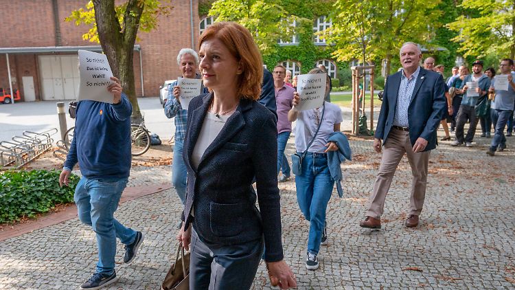 Kritiker begleiteten den Einzug der WDR-Managerin Katrin Vernau in den RBB.
