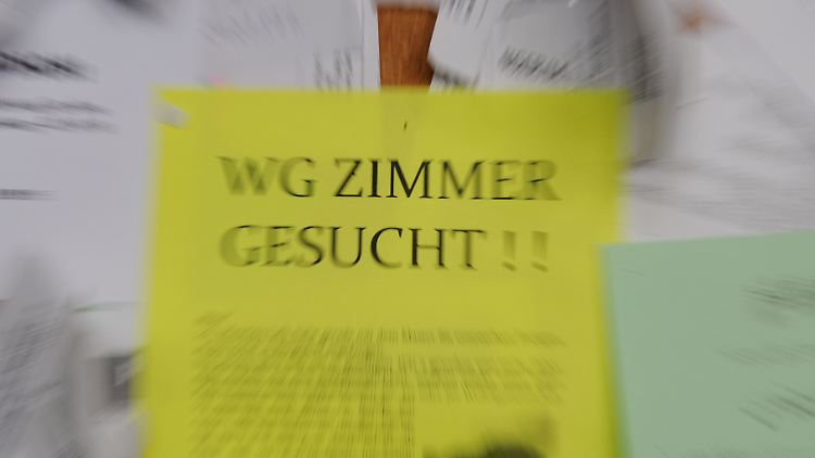 Die Suche nach einem WG-Zimmer ist in vielen Uni-Städten eine echte Herausforderung - vor allem fürs Budget.