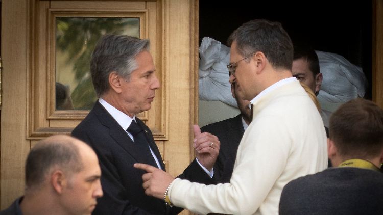 Blinken mit seinem Amtskollegen, dem ukrainischen Außenminister Kuleba. Auch ein Treffen mit Präsident Selenskyj soll geplant sein.