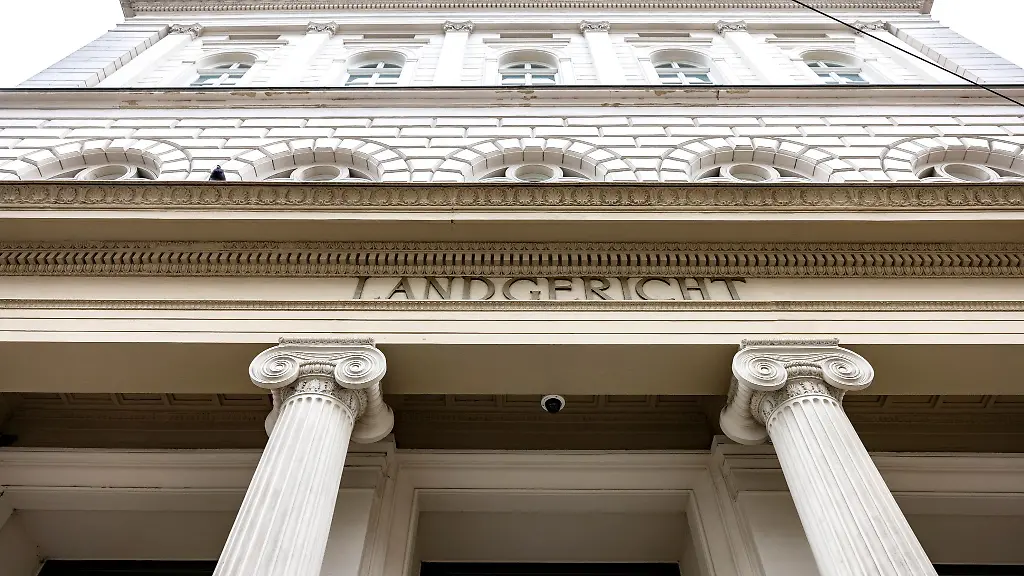 Blick-auf-das-Landgericht-in-Bonn