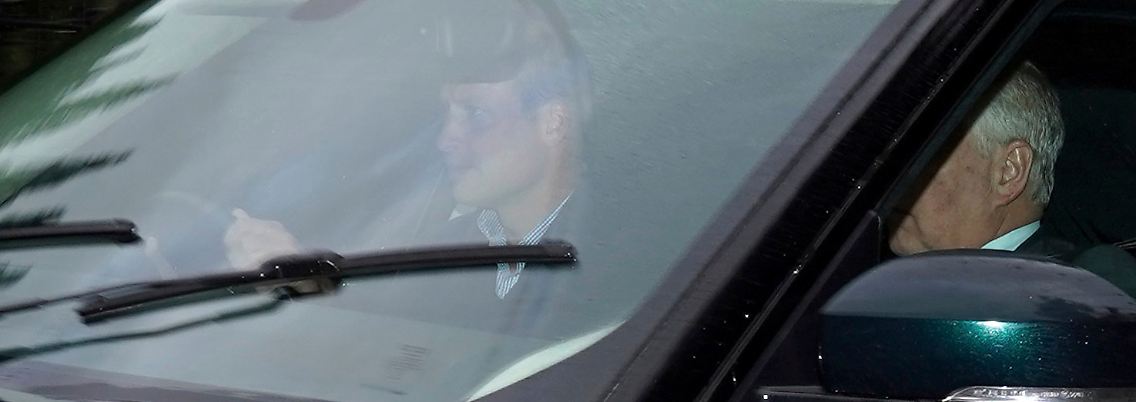Als William und Andrew in Balmoral ankamen, soll die Queen schon tot gewesen sein.