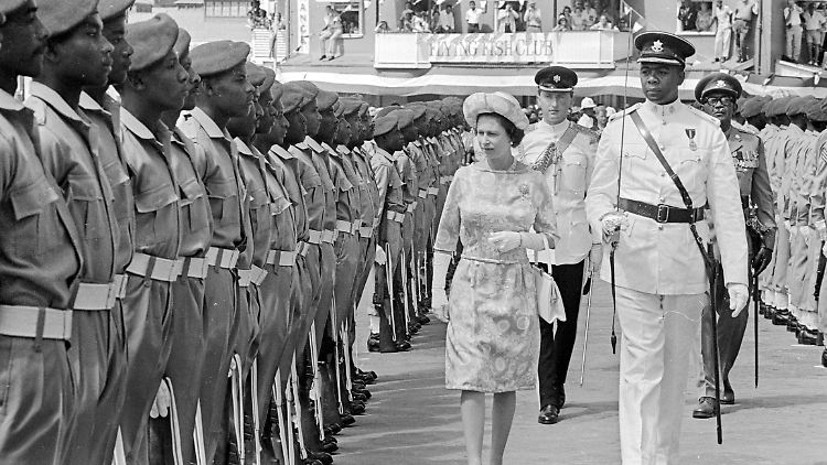 Queen Elizabeth II. besuchte 1966 Barbados - inzwischen hat sich das Land von der britischen Krone losgesagt.