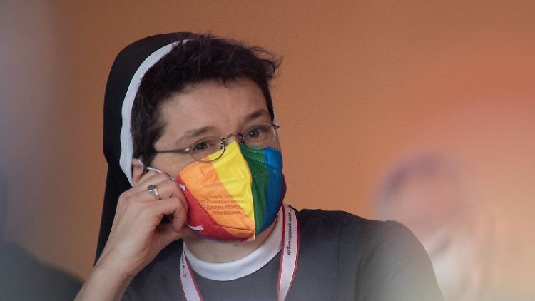 Seit Langem drängen Kirchenmitglieder für eine offenere Haltung der Kirche beim Thema Geschlechter und Sexualität.