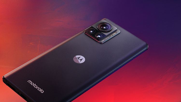 Neben einer 200-MP-Hauptkamera hat das Motorola Edge 30 Ultra eine 50-MP-Ultra-Weitwinkel-Kamera und eine 12-MP-Tele-Kamera an Bord.