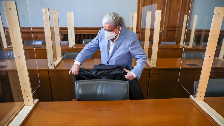 Ex-MDR-Manager Foht geht auf das Angebot des Gerichts ein und äußert sich zu den Vorwürfen.