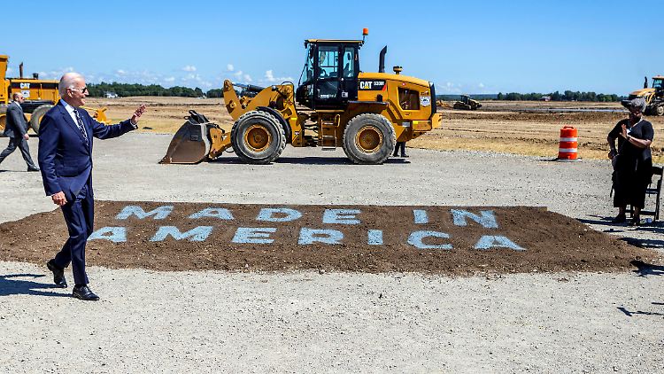 "Made in America" - hergestellt in den USA - darum geht es Joe Biden bei der Chipproduktion. Aus diesem Grund kam der US-Präsident auch zur Grundsteinlegung einer Chip-Fabrik im Bundesstaat Ohio. 