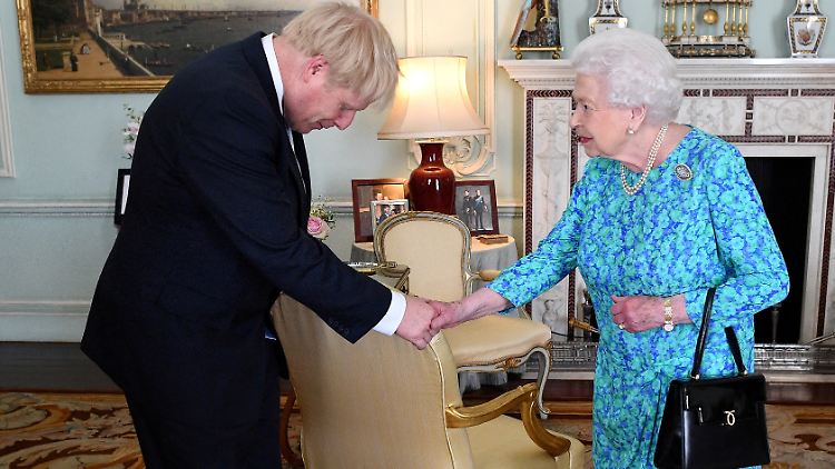 Der Tod von Königin Elizabeth II. sorgt dafür, dass ein Film über Boris Johnsons Wirken in der Corona-Pandemie verschoben wird.