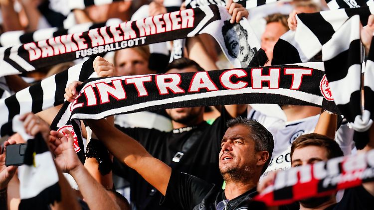 Fans der Frankfurter Eintracht sollen sich beim Spiel ihres Teams gegen Olympique Marseille in der Champions-League nicht frei bewegen dürfen. 