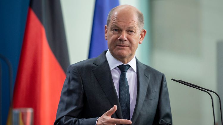 "Wir werden uns als Land unterhaken", sagte Scholz.