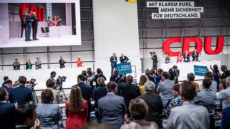 Die Frauenquote und das Gesellschaftsjahr sind die prägnantesten Debatten auf dem CDU-Parteitag.