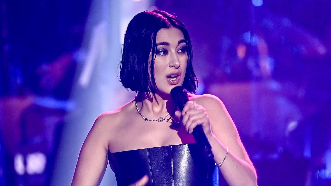 Elif Demirezer bei einem TV-Auftritt.