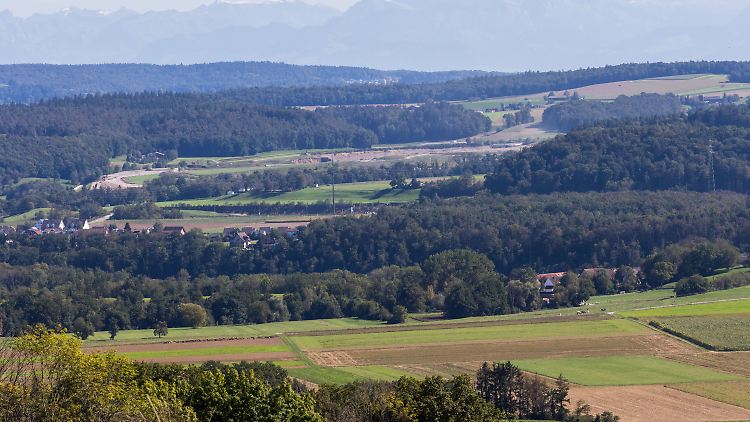 Der ungefähre Standort ist von der deutschen Gemeinde Hohentengen aus zu sehen.