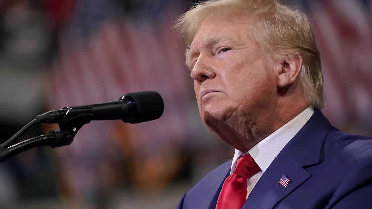 Die Ermittler haben die Akten bereits gesichtet, Trump beharrt aber auf eine Bewertung durch einen "neutralen" Prüfer. 