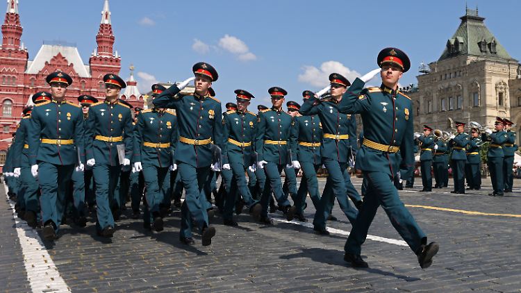 Russische Soldaten bei einer Parade in Moskau. 