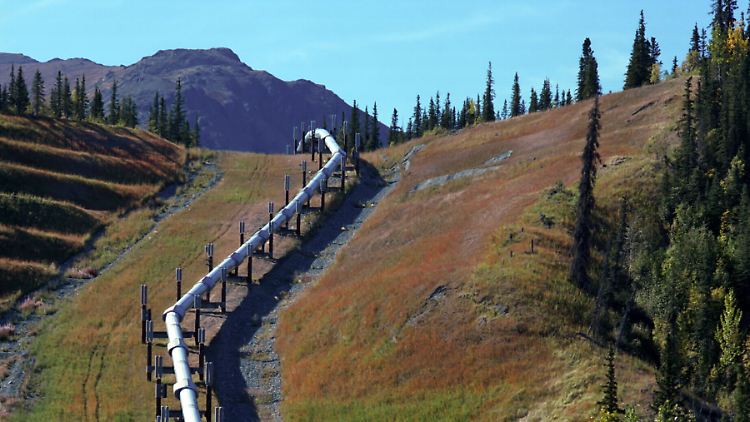 Trans-Alaska-Pipeline von Prudhoe Bay bis Valdez in der Berglandschaft von Squirrel Creek