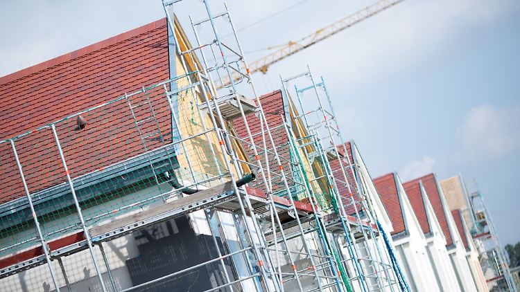 Das Neugeschäft beim Bausparen hat in Deutschland zuletzt deutlich angezogen.