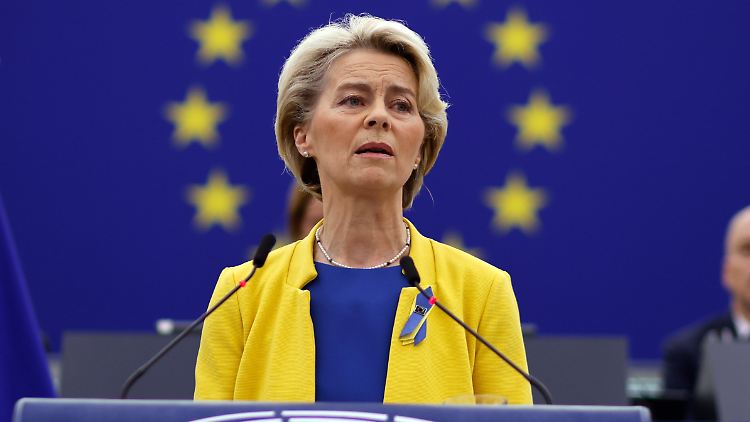 EU-Kommissionspräsidentin von der Leyen reist spontan nach Kiew. 