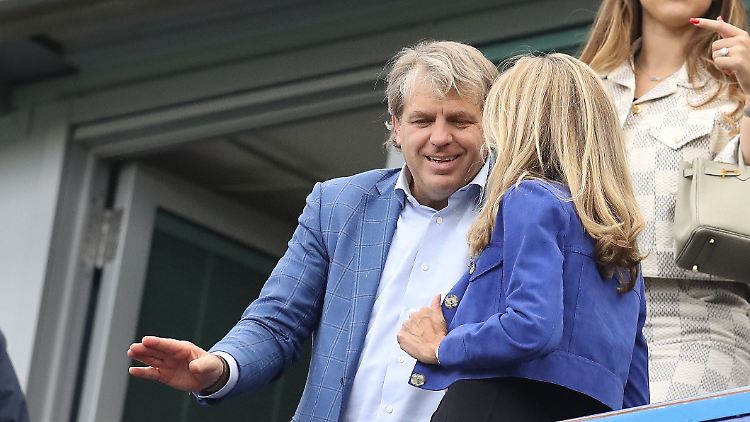 Vielleicht präsentiert Todd Boehly hier gerade eine seiner Visionen. 