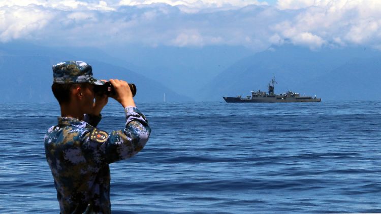 Das chinesische Militär hat mehrfach Militärübungen in den Gewässern um Taiwan durchgeführt. Eine Eskalation des Konflikts hätte gravierende Folgen für die Weltwirtschaft.