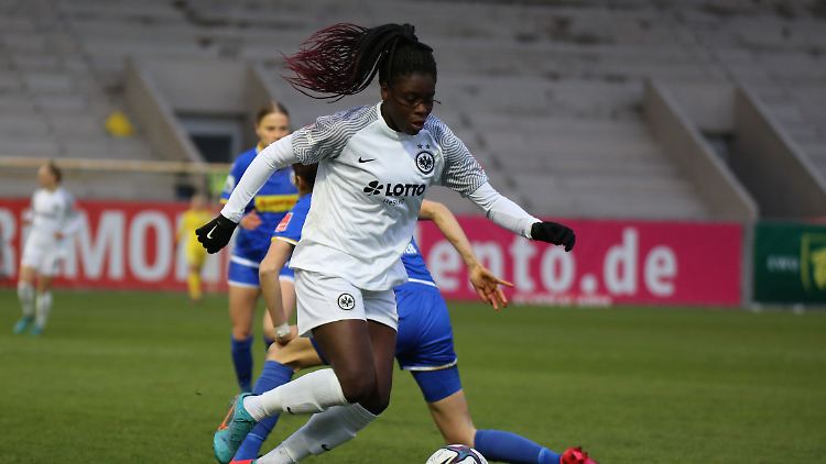 Nicole Anyomi startet in ihre zweite Saison bei Eintracht Frankfurt.