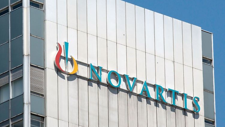 Novartis-Aktionäre sollen für fünf Aktien einen Sandoz-Titel erhalten.