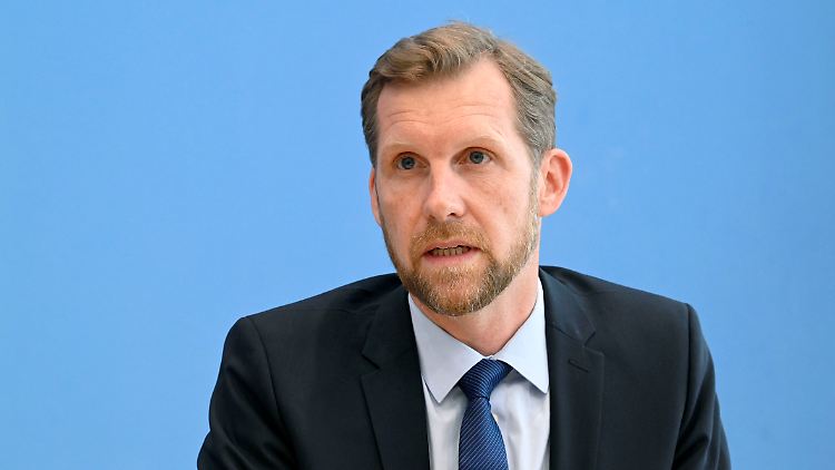 "Wir haben eine viel, viel bessere Situation als je zuvor", sagt Leif Erik Sander, der Chef der Infektiologie an der Berliner Charité.