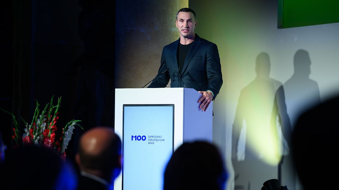 Klitschko bei der Verleihung. Der Preis wird seit 2005 jedes Jahr an Menschen vergeben, die sich für die europäische Verständigung sowie Meinungs- und Pressefreiheit einsetzen.