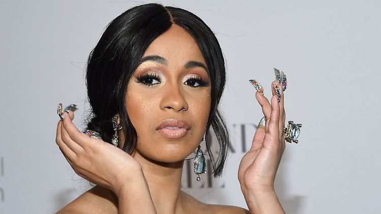 Heute wolle sie "verantwortlich" handeln, sagt die Rapperin Cardi B.