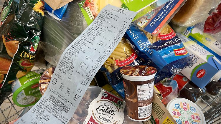 Einkaufen wird immer teurer. Im August lag die Inflationsrate in Deutschland bei 7,9 Prozent. Anfang 2023 soll sie zweistellig sein.