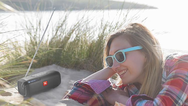 Die mobile Radio-Box von JBL ist gerade im Angebot. 