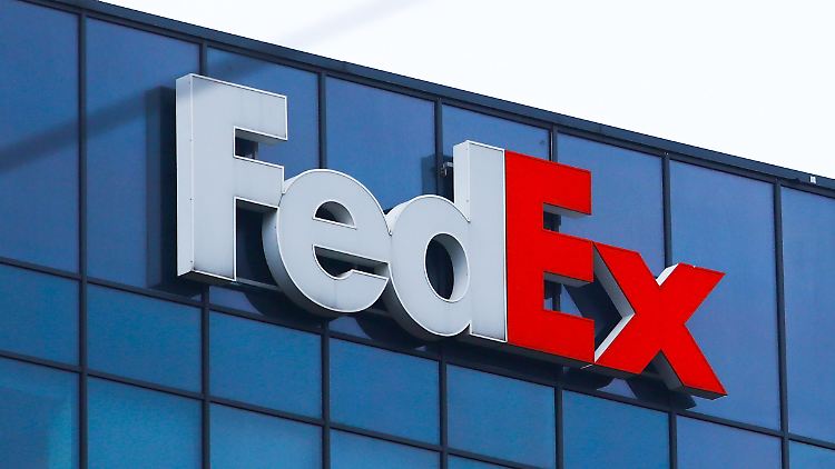 Der Logistik-Konzern Fedex zog wegen der Konjunkturabkühlung seinen Ausblick fürs Gesamtjahr zurück.