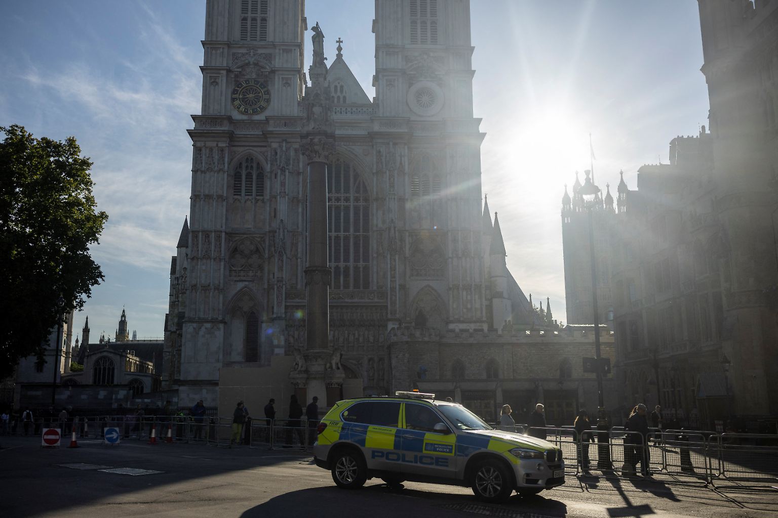 Die Trauerfeier für Elizabeth II. wird in der Westminster Abbey im Herzen Londons abgehalten, einem Gotteshaus, das für die britische Königsfamilie seit fast einem Jahrtausend von großer Bedeutung ist.