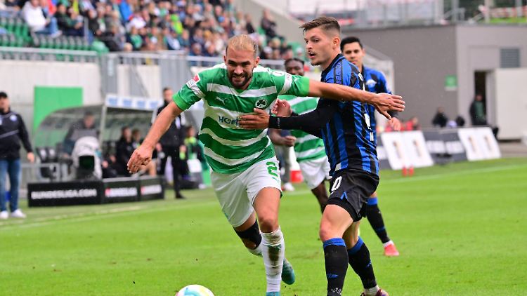 Paderborn kann Fürth nicht entscheidend stoppen.