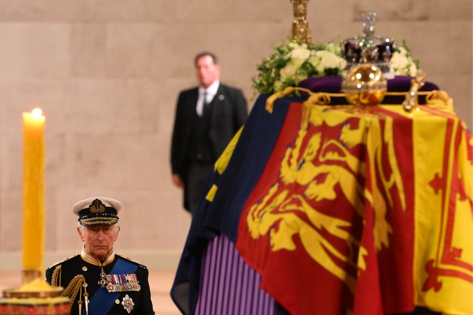 Die britische Monarchie hat mit der Queen ihr berühmtestes Gesicht verloren. Während der Fokus nun auf König Charles III. liegt, ...