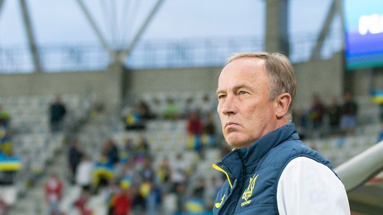 Oleksandr Petrakov ist seit 2021 Nationaltrainer der Ukraine.