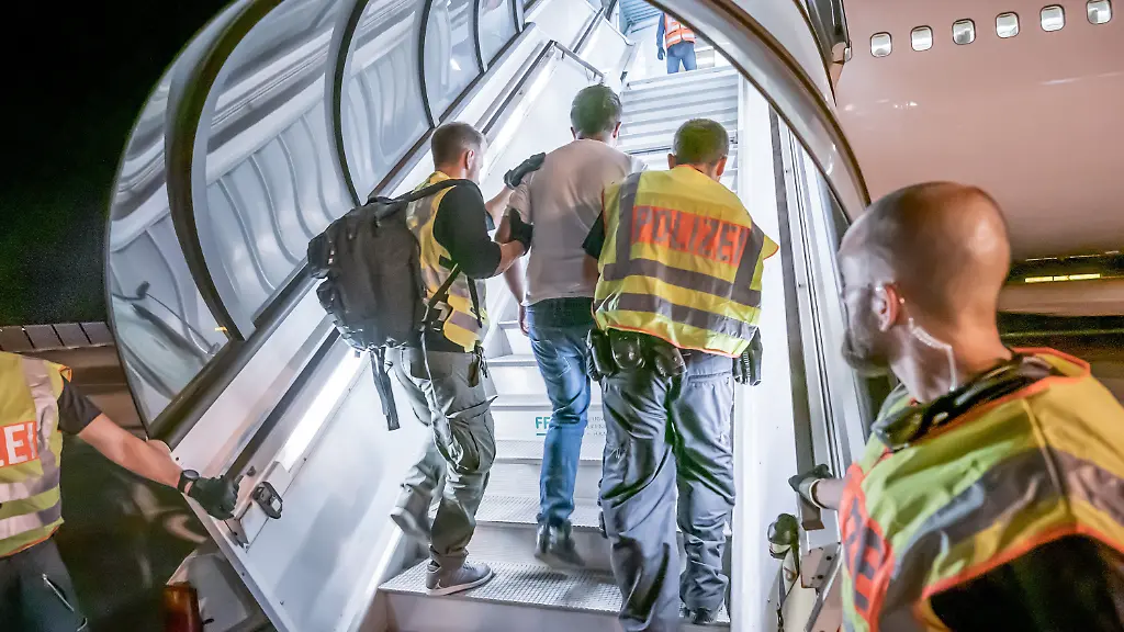 e1d6296d372adc5f4aa4a769d71d36a1