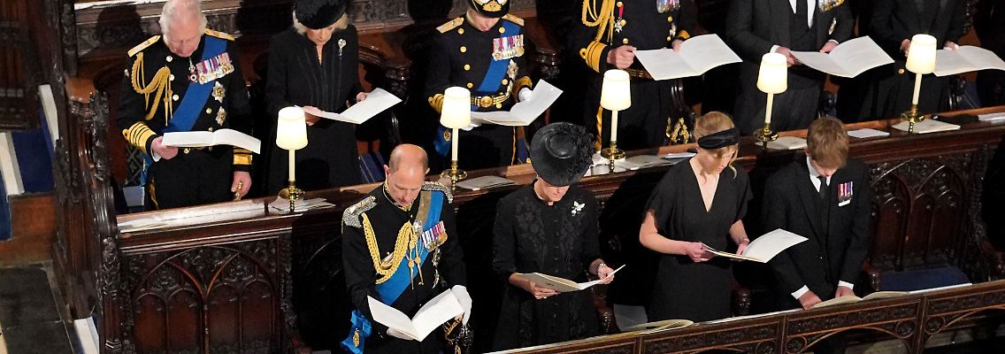 2022-09-19T210710Z_272292534_RC2FKW967SSD_RTRMADP_3_BRITAIN-ROYALS-QUEEN.JPG