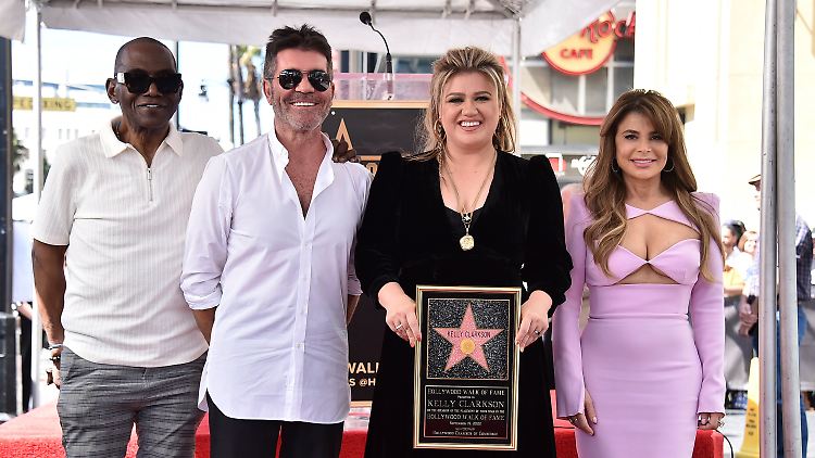 Kelly Clarkson und die Ex-Jury von "American Idol".