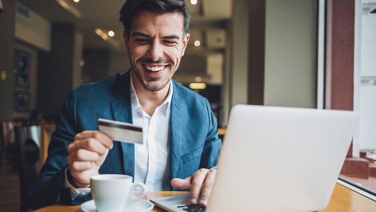Zum Shopping im Internet oder im Ausland: Mit der richtigen Kreditkarte ist das kein Problem.