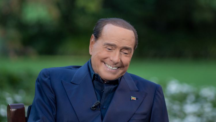 Berlusconi, hier am vergangenen Donnerstag bei einem Interview in seiner Villa nahe Mailand, wird in der kommenden Woche 86 Jahre alt.