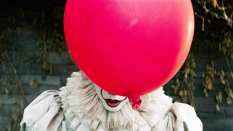 Der Clown aus "Es" - nur eines der gruseligen Geschöpfe, die wir Stephen King zu verdanken haben.