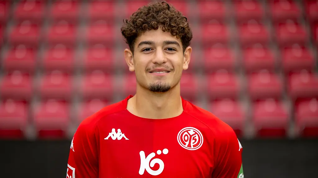 Der-21-Jaehrige-hat-seinen-Vertrag-verlaengert-und-wird-erneut-nach-Oesterreich-ausgeliehen