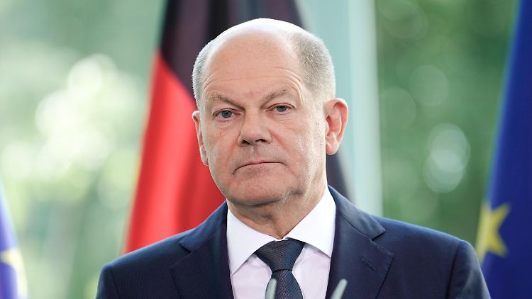 Scholz sprach von dem "Versuch einer imperialistischen Aggression", die durch die Abstimmungen "verbrämt werden" solle.