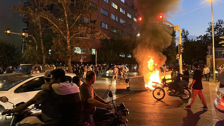 "Komplett organsiert": Der Gouverneur Teherans sieht die Proteste nicht als Werk normaler Menschen an. 