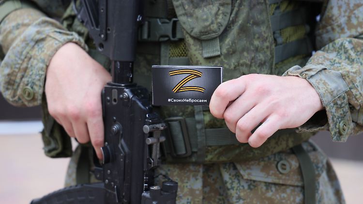 Eine Generalmobilmachung wäre für den Kreml heikel. In der Bevölkerung könnte die Unterstützung für den "Spezialoperation" genannten Angriffskrieg schwinden.