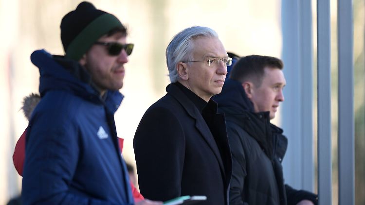 Alexander Djukow (m.) gehört immer noch zum UEFA-Exko